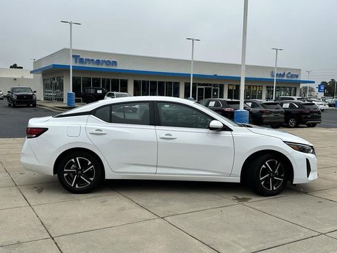 Used 2025 Nissan Sentra SV image 5