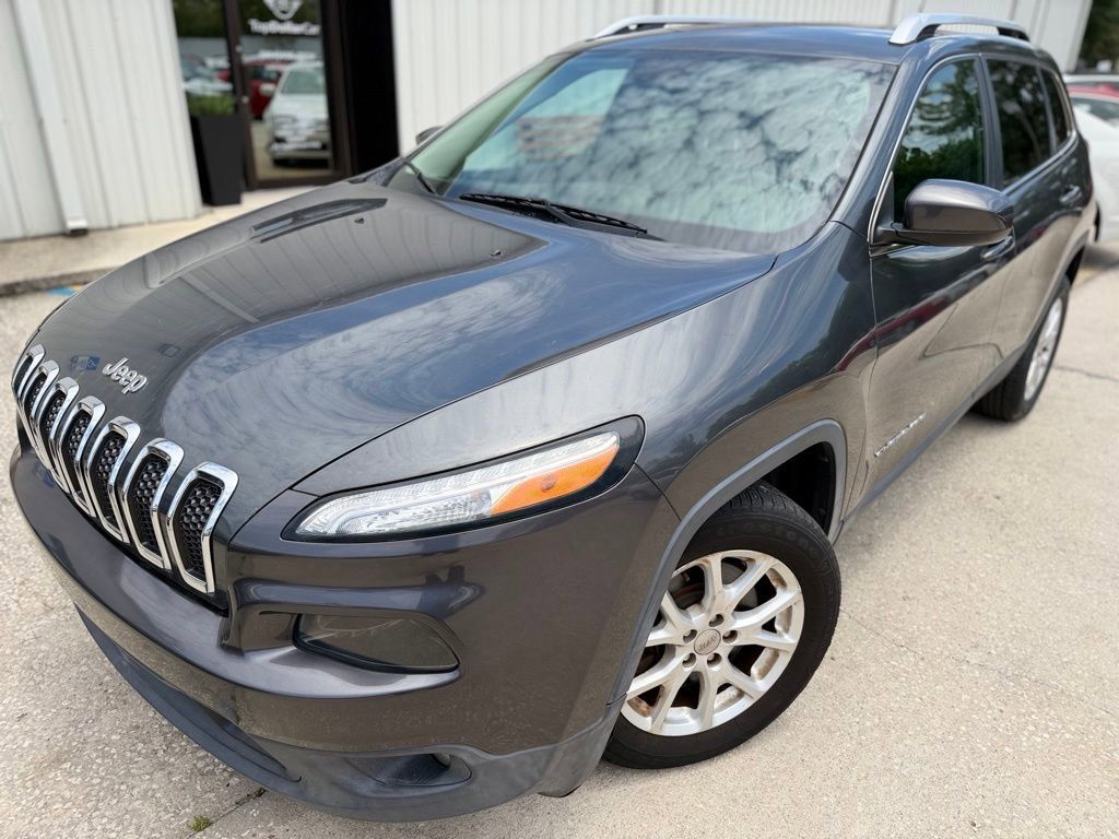Used 2015 Jeep Cherokee Latitude FWD image 1