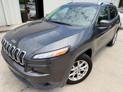 Used 2015 Jeep Cherokee Latitude FWD image 1