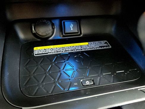 Used 2020 Toyota RAV4 XSE AWD/4WD image 36