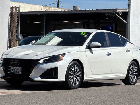 Used 2023 Nissan Altima 2.5 SV image 10