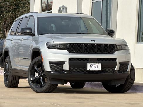 New 2025 Jeep Grand Cherokee L Altitude image 2