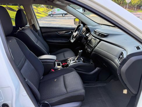 Used 2019 Nissan Rogue SV FWD image 8