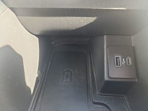 Used 2022 Ford Edge Titanium image 20