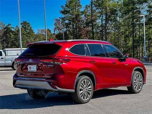 Certified 2021 Toyota Highlander Platinum image 8