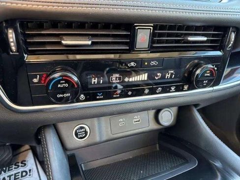 Used 2023 Nissan Rogue SL w/ SL Premium Package image 15