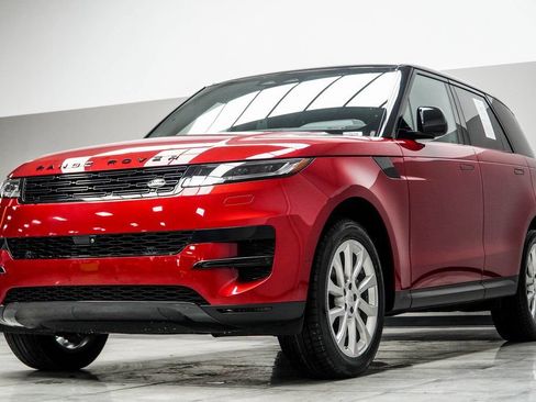 Used 2025 Land Rover Range Rover Sport SE AWD/4WD image 9