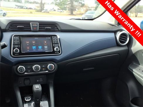 Used 2023 Nissan Versa SV image 14