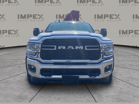 Used 2024 RAM 5500 Tradesman w/ Chrome Appearance Group AWD/4WD image 8