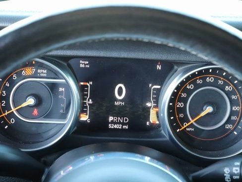 Used 2018 Jeep Wrangler Unlimited Sahara w/ Dual Top Group AWD/4WD image 25
