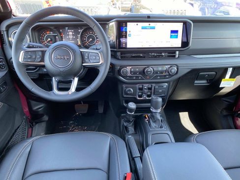 New 2026 Jeep Wrangler Unlimited Sahara AWD/4WD image 9
