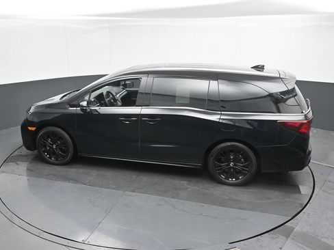 Used 2025 Honda Odyssey Sport-L image 41