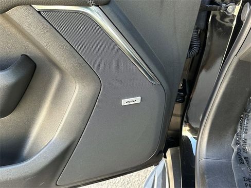 Used 2025 GMC Yukon XL Denali image 23
