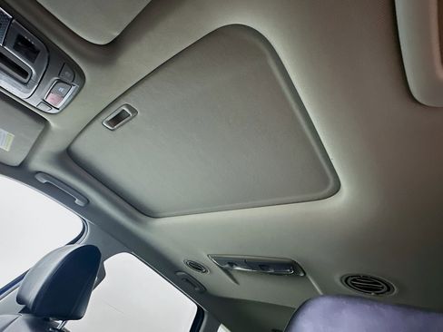 Used 2025 Kia Telluride S FWD image 26