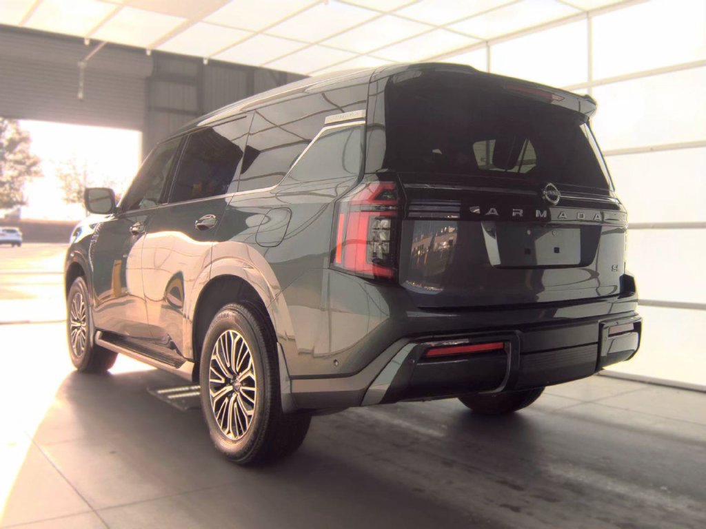 Used 2025 Nissan Armada SL w/ Captain's Chari Seat Package AWD/4WD image 2
