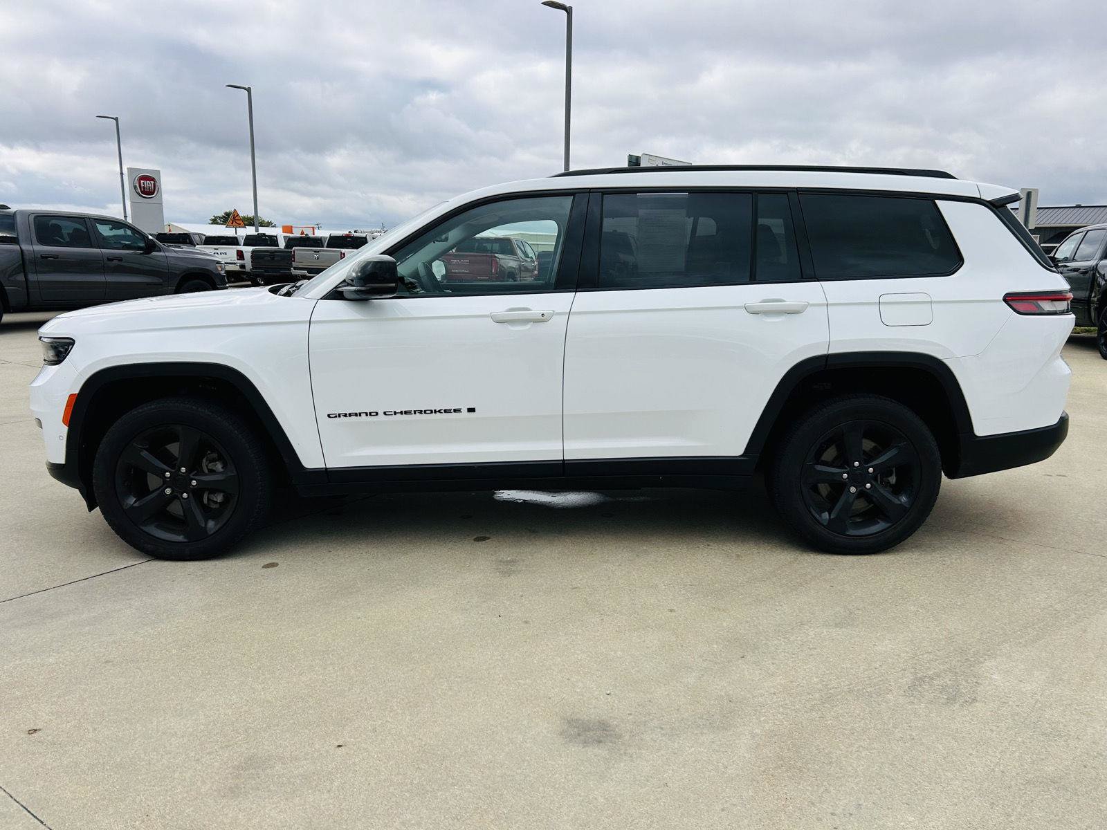 Used 2023 Jeep Grand Cherokee L Limited w/ Luxury Tech Group II AWD/4WD image 41