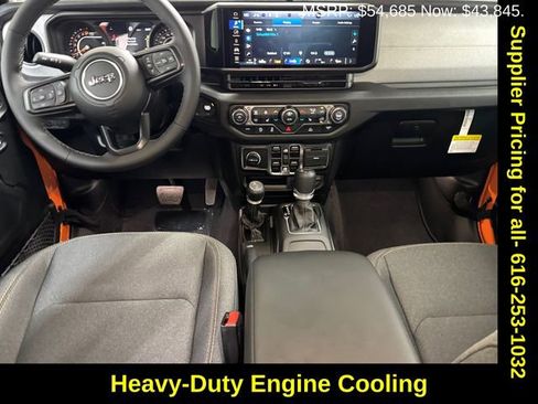 New 2025 Jeep Gladiator Sport image 18