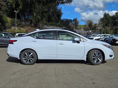 New 2025 Nissan Versa SV w/ Trunk Package FWD image 2