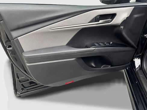 Used 2025 Toyota Camry SE w/ Multimedia Upgrade Package image 32