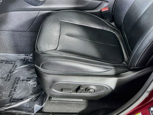 Used 2022 Jeep Grand Cherokee Limited image 19