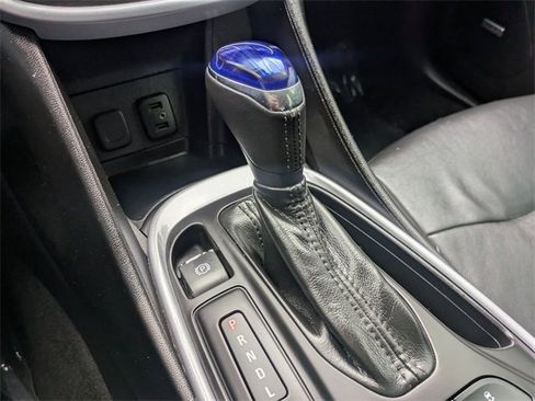 Used 2017 Chevrolet Volt LT w/ Comfort Package image 19