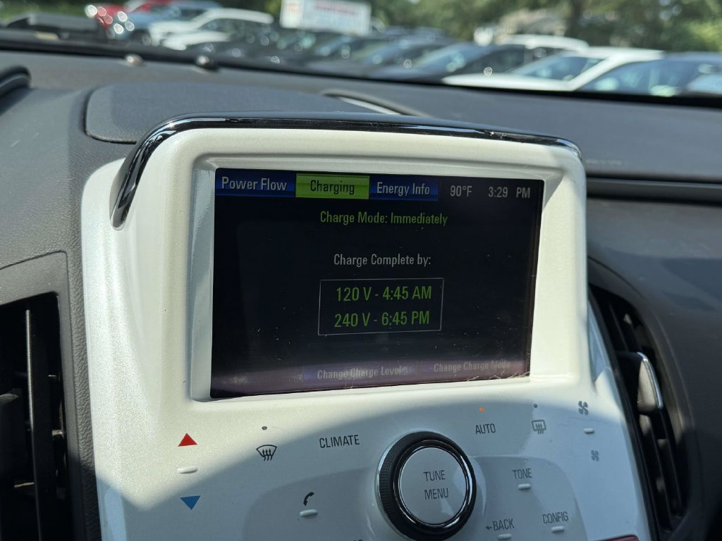Used 2013 Chevrolet Volt FWD image 24