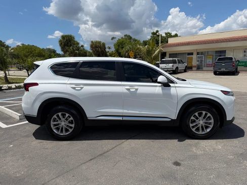Used 2019 Hyundai Santa Fe SE AWD/4WD image 4