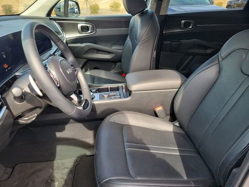 Certified 2025 Kia Sorento EX AWD/4WD image 18