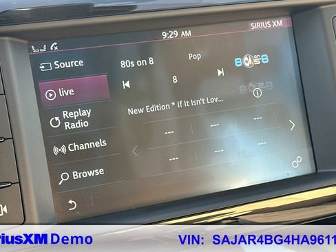 Used 2017 Jaguar XE image 34