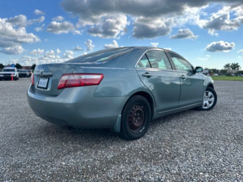 Used 2009 Toyota Camry LE FWD image 11