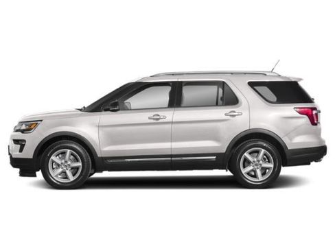 Used 2019 Ford Explorer XLT w/ Equipment Group 202A image 2