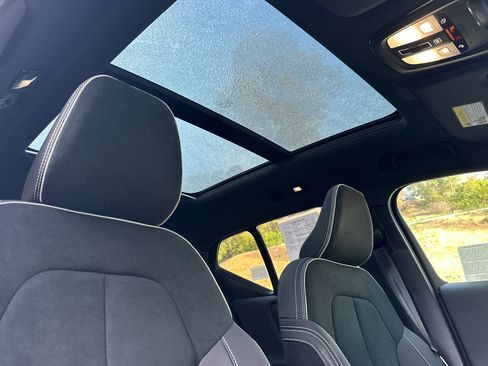 Used 2025 Volvo XC40 B5 Plus image 20