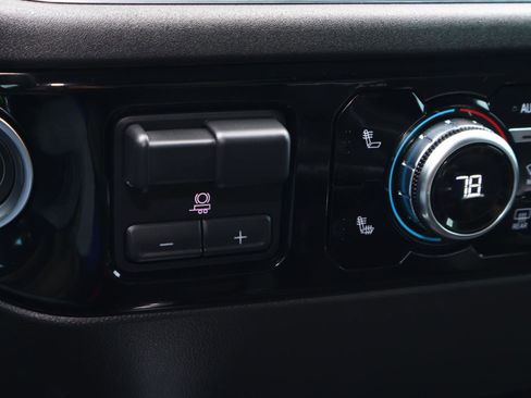 Used 2025 GMC Sierra 1500 Elevation image 29