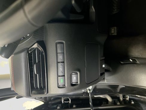 Used 2025 Nissan Sentra SR FWD image 10