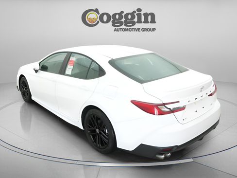 New 2026 Toyota Camry SE FWD image 9
