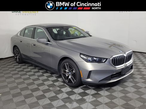 Certified 2026 BMW 530i xDrive AWD/4WD image 1