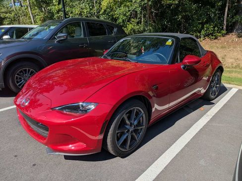 Used 2017 MAZDA MX-5 Miata Grand Touring RWD image 2