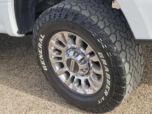 Used 2022 Ford F350 XLT w/ XLT Premium Package image 7