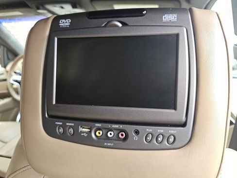 Used 2019 Cadillac Escalade ESV Platinum AWD/4WD image 7