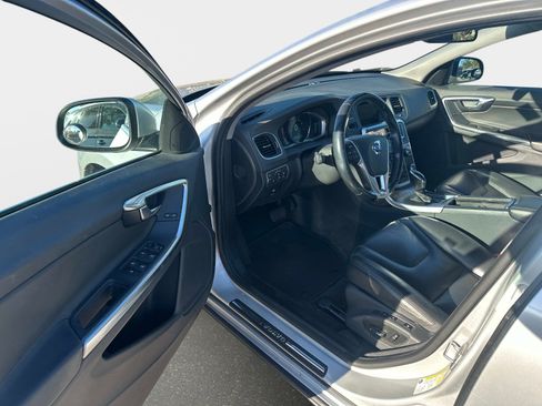 Used 2015 Volvo S60 T5 Premier image 10