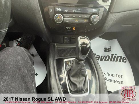 Used 2017 Nissan Rogue SL w/ SL Premium Package image 16