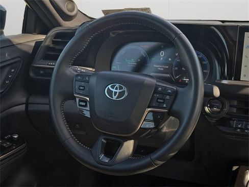 Used 2025 Toyota Crown Limited image 18