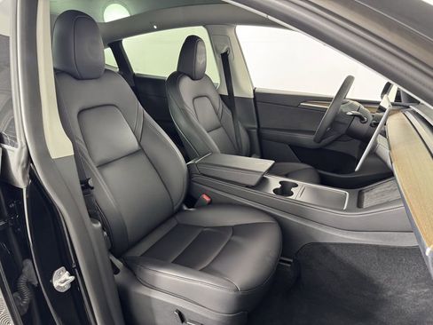 Used 2023 Tesla Model Y Long Range image 26