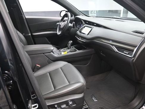 Used 2019 Cadillac XT4 Sport w/ LPO, Midnight Sport Package FWD image 29