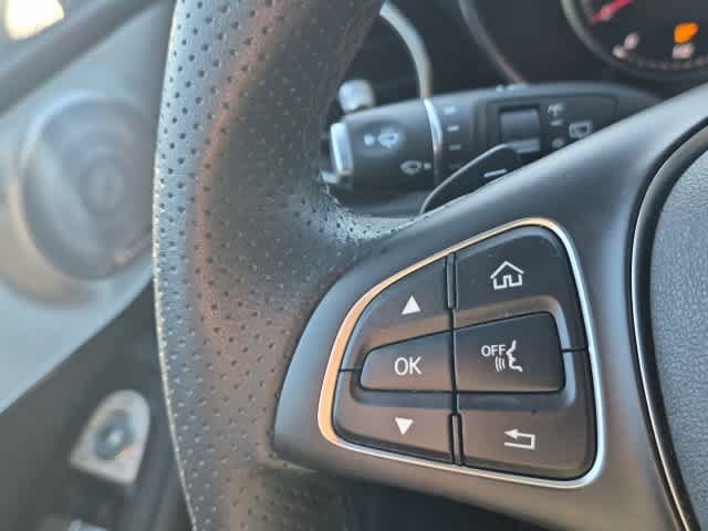 Used 2019 Mercedes-Benz GLC 300 4MATIC image 23