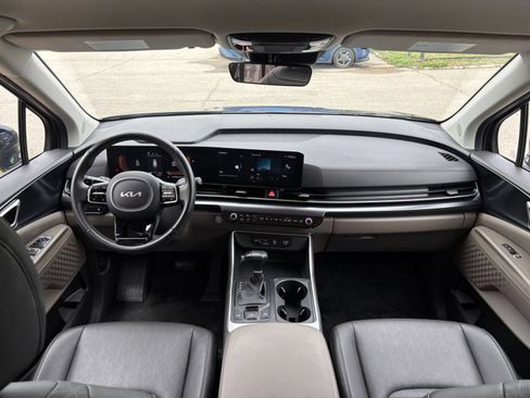 Used 2026 Kia Carnival FWD image 36
