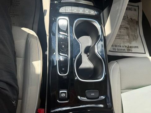 Used 2023 Buick Envision Avenir AWD/4WD image 31