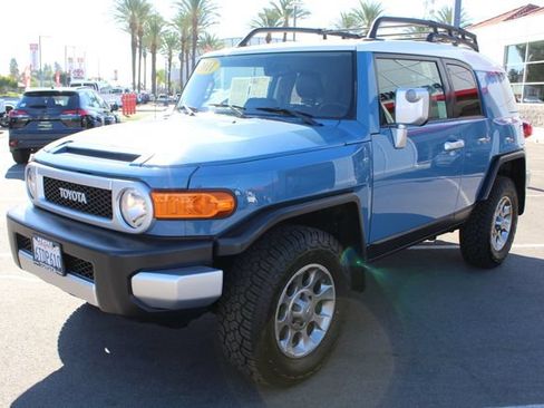 Used 2011 Toyota FJ Cruiser 4WD w/ Upgrade Pkg image 5