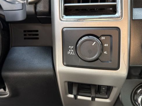 Used 2017 Ford F350 Lariat w/ Chrome Package image 58