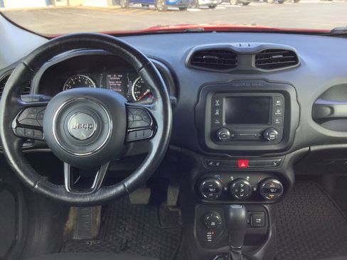 Used 2017 Jeep Renegade Altitude image 8